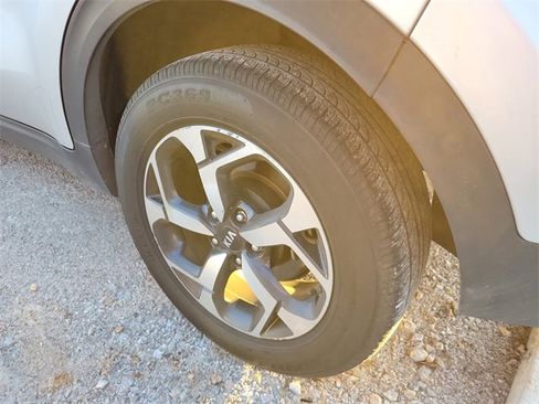 Used 2021 Kia Sportage LX image 9