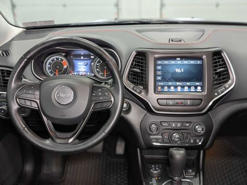 Used 2021 Jeep Cherokee Trailhawk AWD/4WD image 5