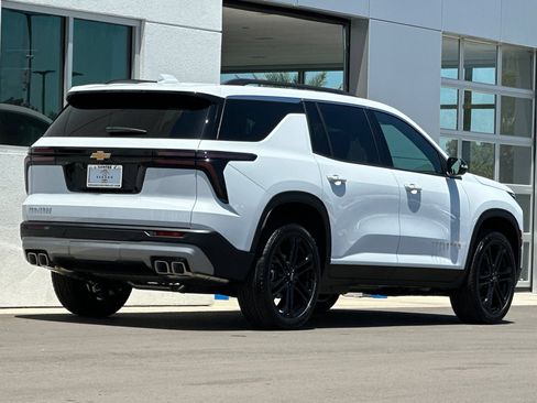 New 2026 Chevrolet Traverse LT FWD image 4