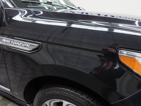 Used 2023 Lincoln Navigator L Reserve w/ Equipment Group 201A image 40