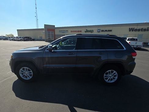 Used 2019 Jeep Grand Cherokee Laredo AWD/4WD image 9