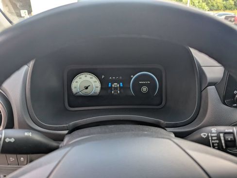 Used 2023 Hyundai Kona Limited AWD/4WD image 18