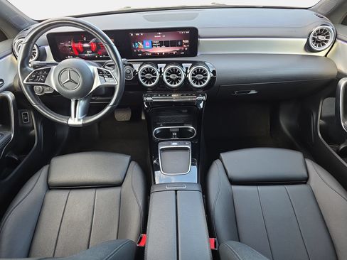 Used 2025 Mercedes-Benz CLA 250 image 9