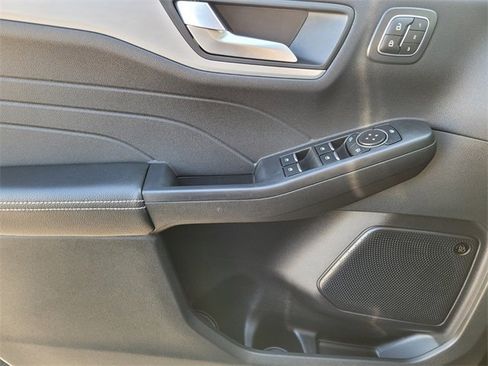 Used 2023 Ford Escape Platinum w/ Premium Technology Package image 36