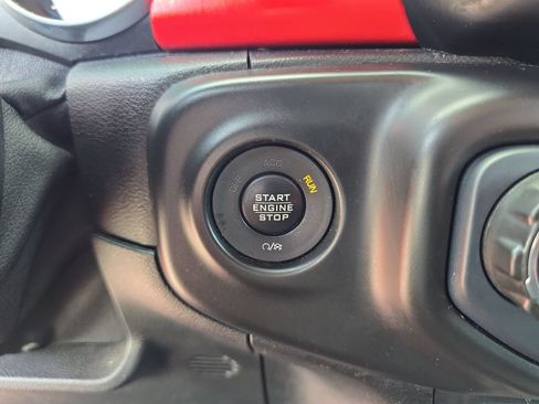 Used 2018 Jeep Wrangler Unlimited Rubicon AWD/4WD image 26