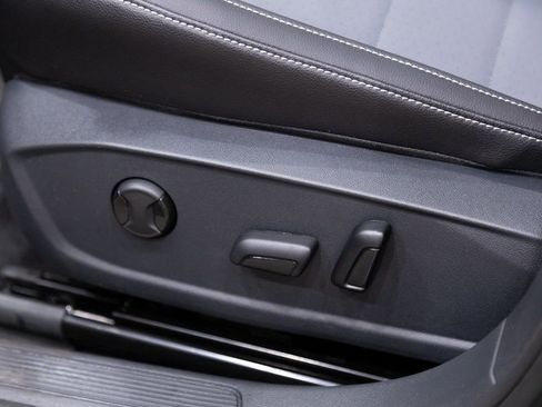 New 2026 Volkswagen Jetta SE image 9