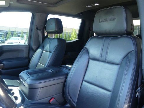 Used 2022 Chevrolet Silverado 1500 High Country w/ Technology Package AWD/4WD image 14