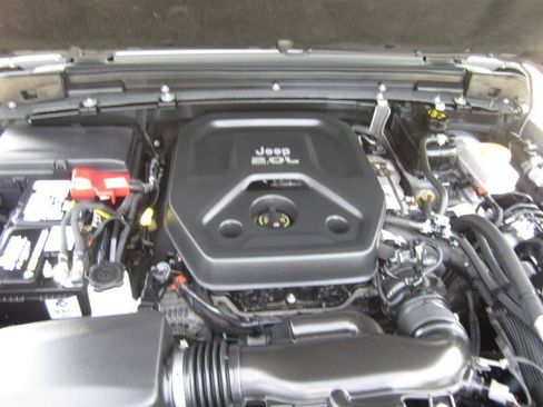 Used 2020 Jeep Wrangler Sport AWD/4WD image 30