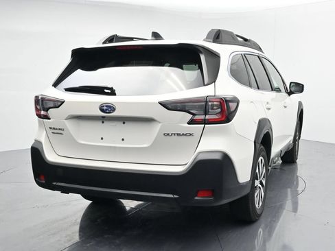 Used 2024 Subaru Outback Premium AWD/4WD image 6
