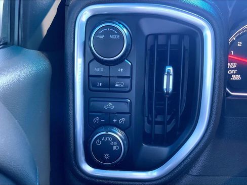 Used 2020 Chevrolet Silverado 1500 LT w/ Texas Edition AWD/4WD image 35