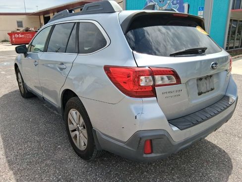 Used 2019 Subaru Outback 2.5i Premium AWD/4WD image 5