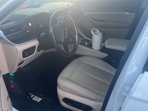 Used 2022 Jeep Grand Cherokee L Limited image 5