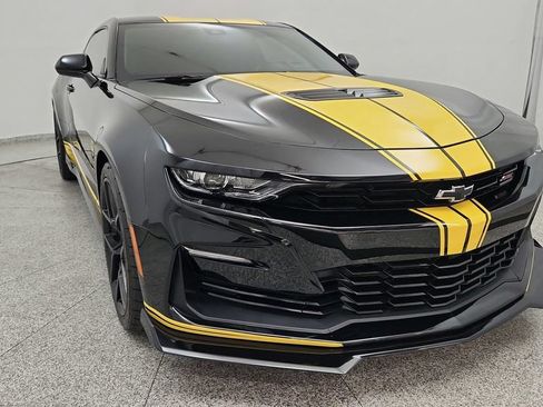 Used 2020 Chevrolet Camaro SS RWD image 12