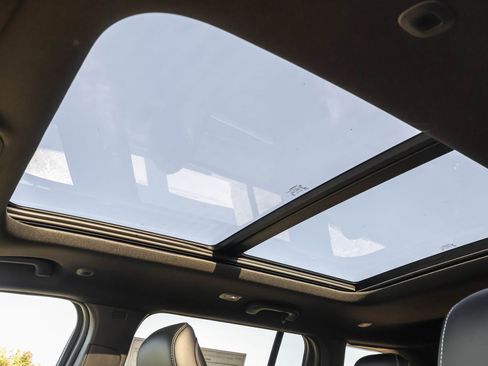 New 2025 Jeep Grand Cherokee Limited image 6