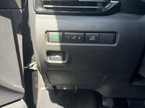 Used 2022 Nissan Sentra SV FWD image 15
