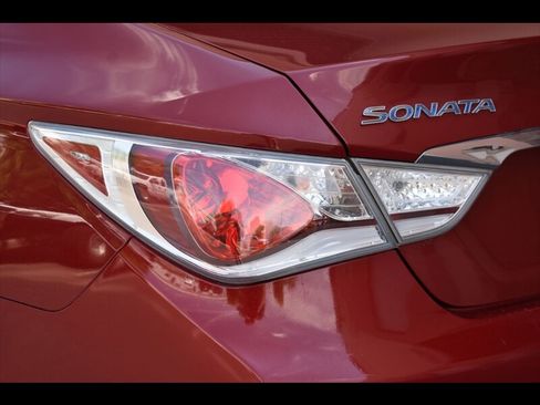 Used 2015 Hyundai Sonata Hybrid FWD image 45