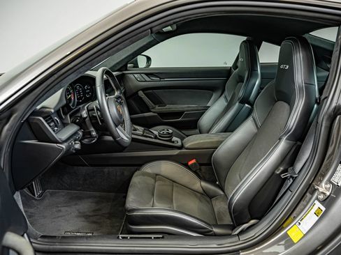 Certified 2022 Porsche 911 GT3 RWD image 5