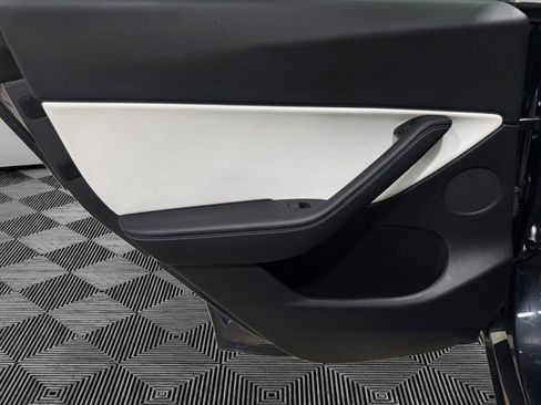 Used 2022 Tesla Model Y Long Range image 20