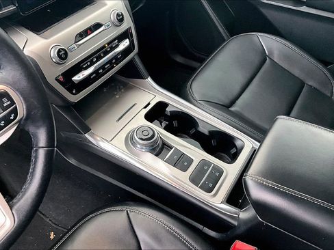 Used 2022 Ford Explorer XLT w/ Equipment Group 202A image 16