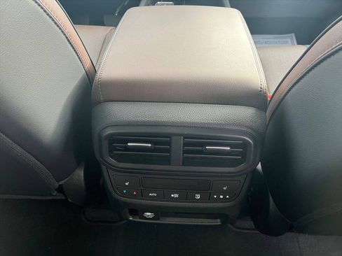 Used 2025 Honda Pilot Elite image 18