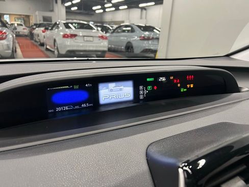 Used 2017 Toyota Prius Four w/ Advanced Technology Package image 49