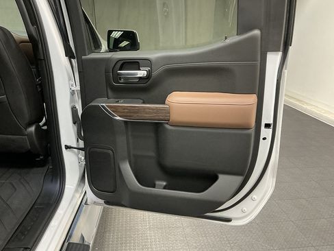 Used 2021 Chevrolet Silverado 1500 High Country w/ Safety Package II AWD/4WD image 33