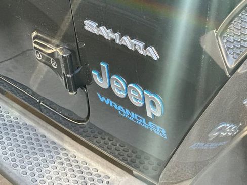 Used 2022 Jeep Wrangler Unlimited Sahara image 9