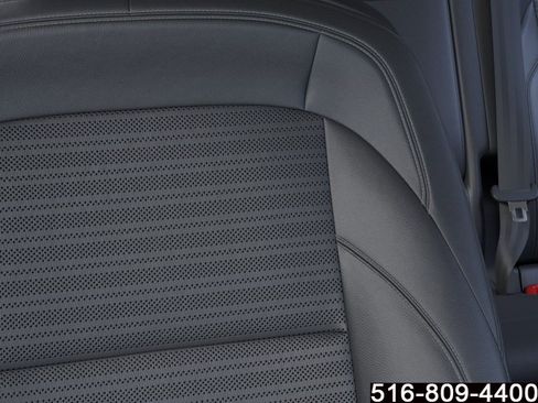 Used 2025 Lincoln Nautilus Reserve AWD/4WD image 17