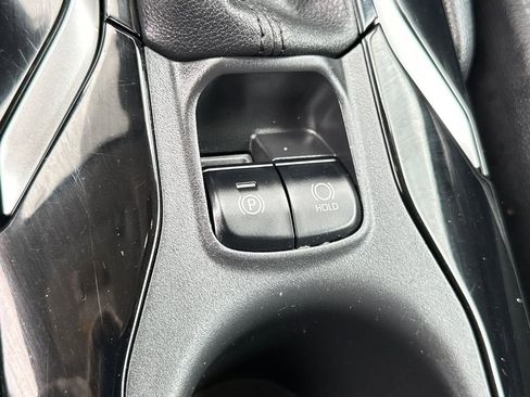 Used 2024 Toyota Corolla Cross XLE AWD/4WD image 30