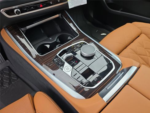 New 2026 BMW X5 xDrive40i w/ Climate Comfort Package AWD/4WD image 30