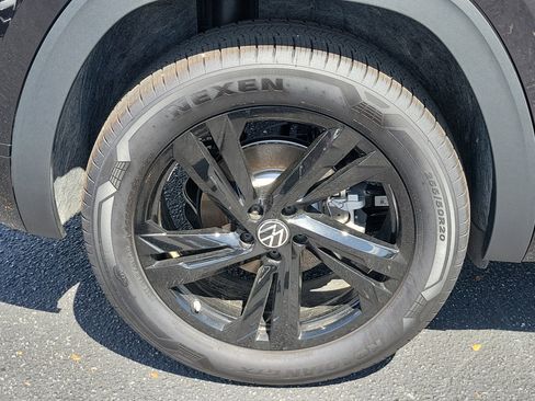 New 2026 Volkswagen Atlas Cross Sport SEL R-Line AWD/4WD image 35