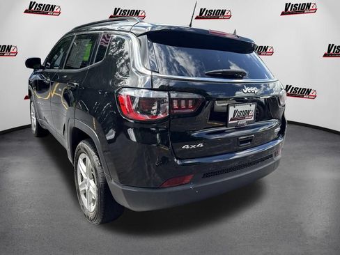 Used 2023 Jeep Compass Latitude w/ Convenience Group AWD/4WD image 7