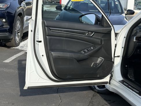 Used 2022 Honda Accord Sport image 18