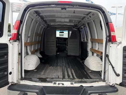 Used 2018 GMC Savana 2500 w/ Driver Convenience Package RWD image 11