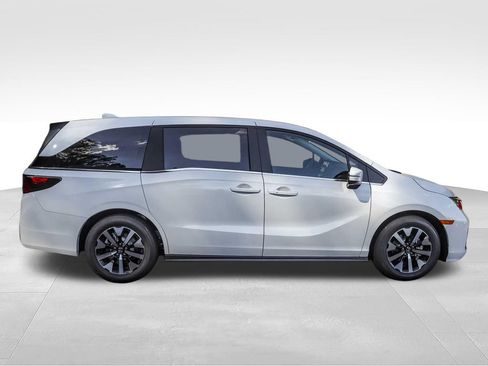 New 2026 Honda Odyssey EX-L image 3
