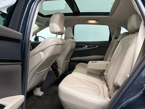 Used 2022 Lincoln Nautilus Reserve AWD/4WD image 17