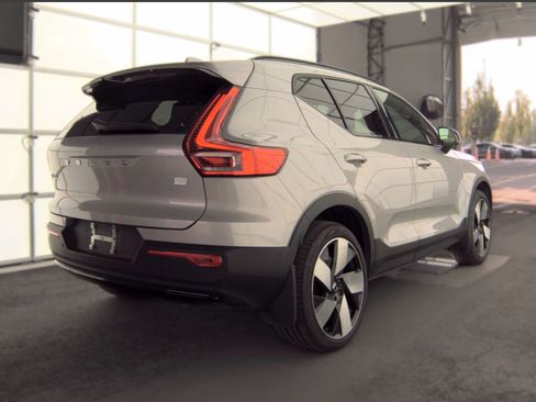 Used 2023 Volvo XC40 Recharge Ultimate w/ Protection Package Premier AWD/4WD image 2