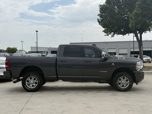 Used 2024 RAM 2500 Laramie AWD/4WD image 3