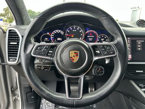Used 2021 Porsche Cayenne GTS AWD/4WD image 11