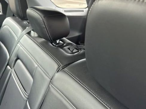 Used 2021 Ford Explorer XLT w/ Equipment Group 202A AWD/4WD image 13