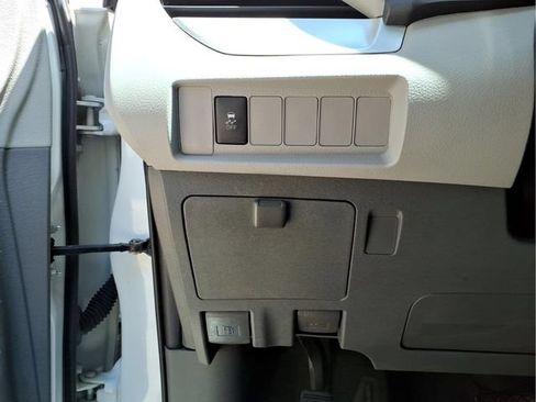 Used 2020 Toyota Sienna L FWD image 14