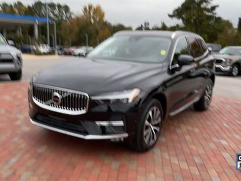 Used 2023 Volvo XC60 B5 Plus image 5