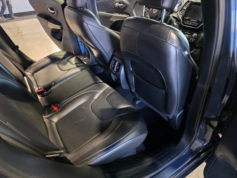 Used 2020 Jeep Cherokee Limited AWD/4WD image 22