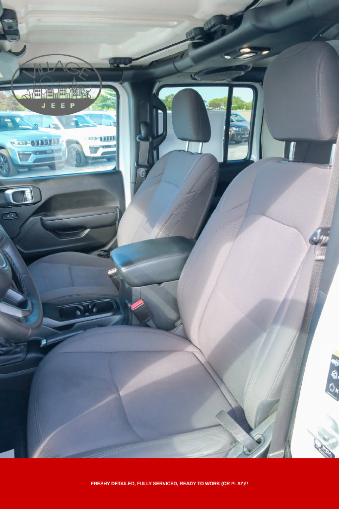 Used 2022 Jeep Gladiator Sport AWD/4WD image 16