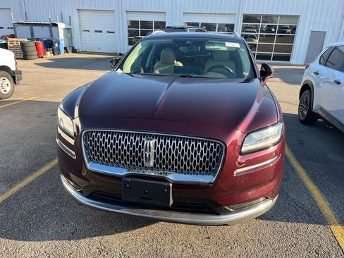 Used 2022 Lincoln Nautilus Reserve image 6