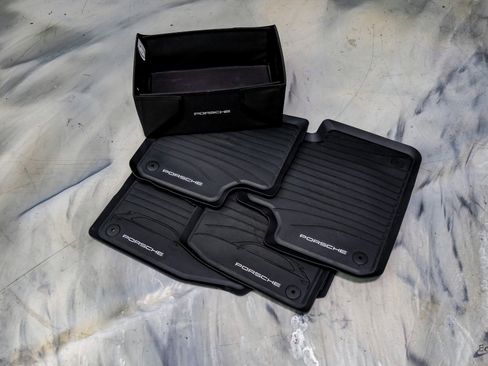 Used 2023 Porsche Cayenne image 90