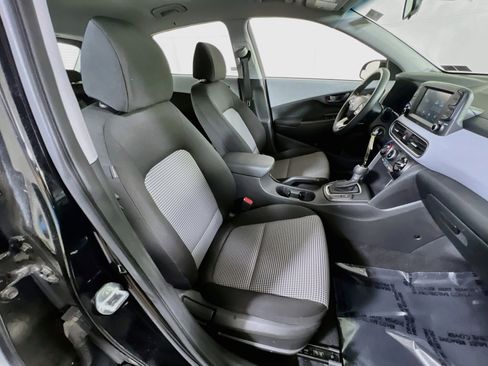 Used 2021 Hyundai Kona SE FWD image 25