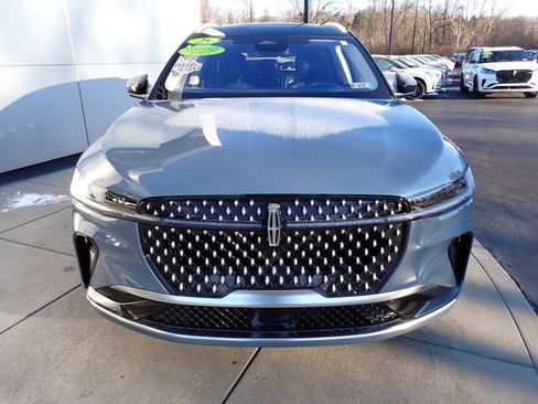 Certified 2025 Lincoln Nautilus Reserve image 9