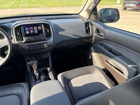 Used 2015 Chevrolet Colorado Z71 w/ LPO, Gearon Bar Package AWD/4WD image 25