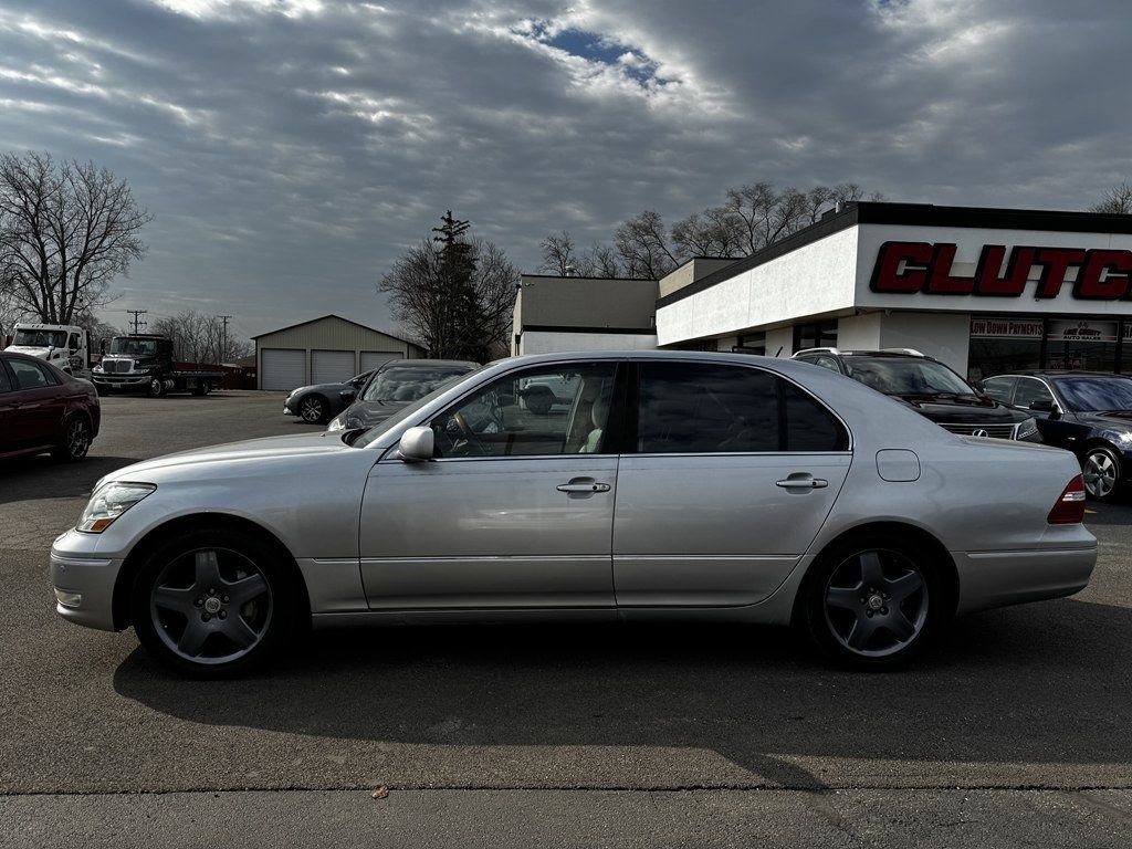 Used 2005 Lexus LS 430 w/ Ultra Luxury Pkg RWD image 8